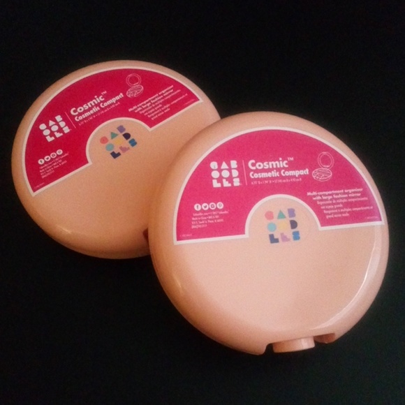 caboodles cosmic compact case